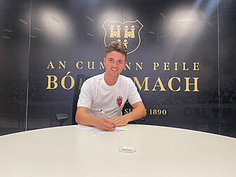 Bohemians sign former Middlesb...